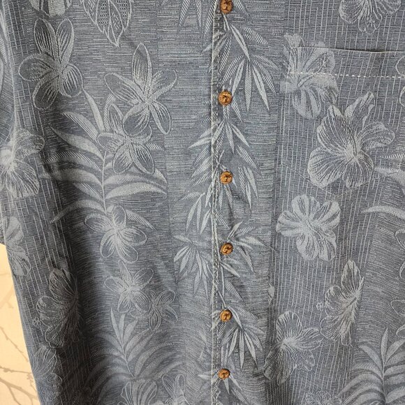 Tommy Bahama Blue Floral Jacquard 100% Silk Camp Shirt - Picture 2 of 4